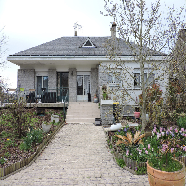 Offres de vente Maison Parçay les Pins 49390
